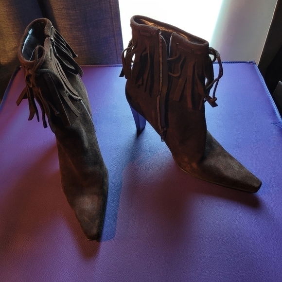 BROWN Suede Fringe Boots 👢 ✨️ - Picture 2 of 6